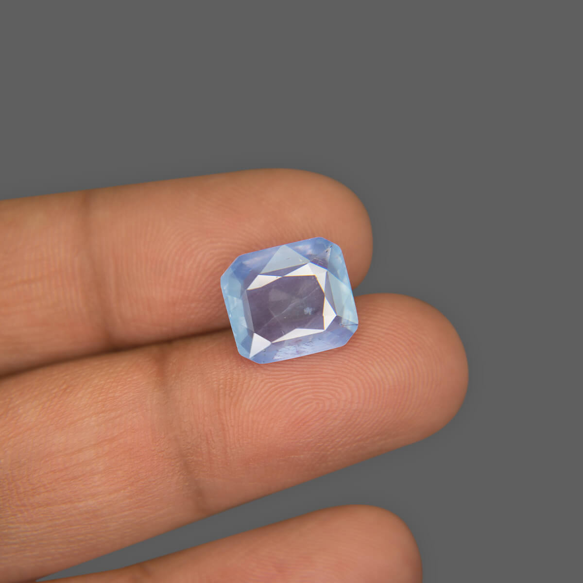Blue Sapphire - 7.54 Carat