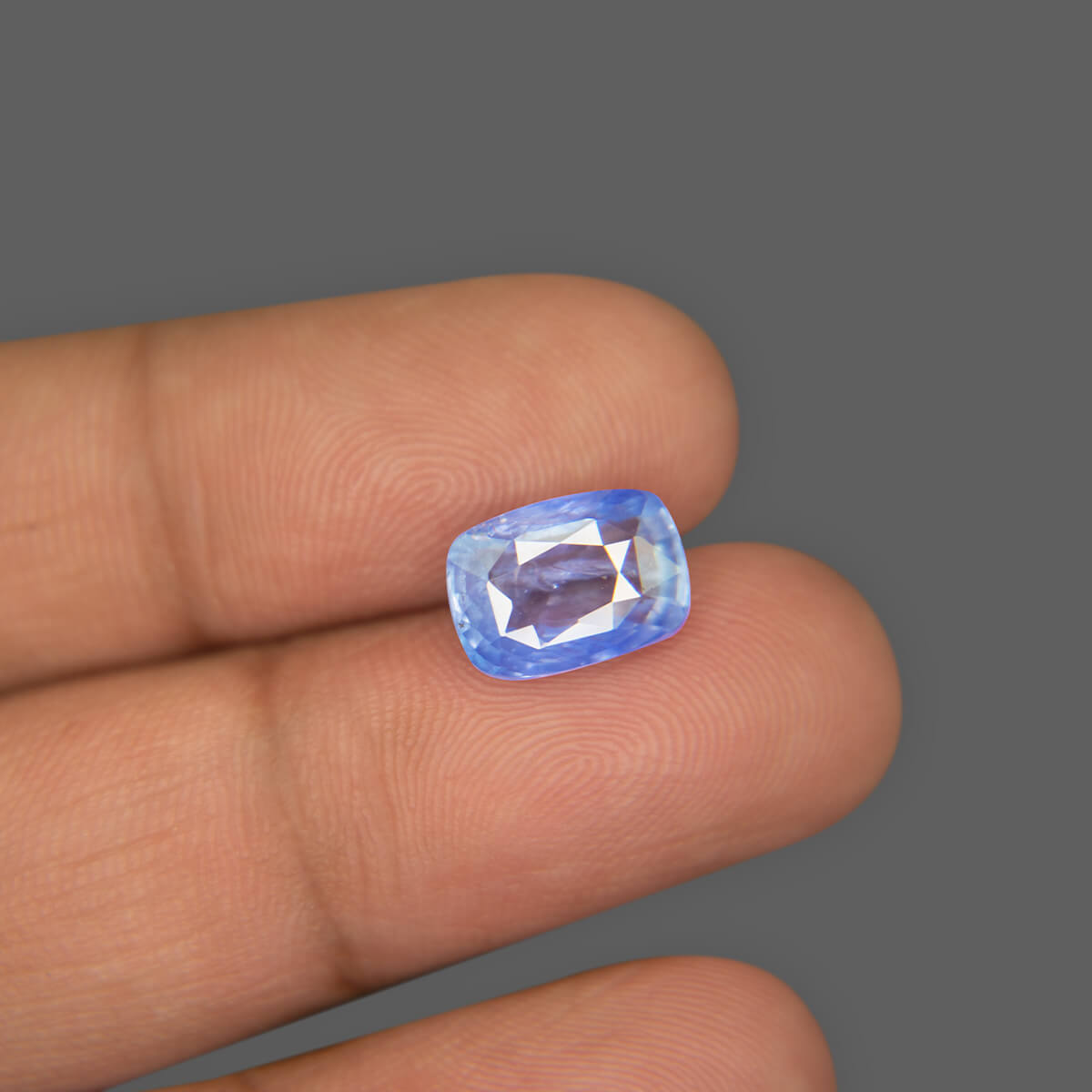 Blue Sapphire - 4.15 Carat