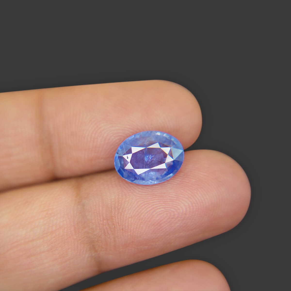 Blue Sapphire - 4.79 Carat