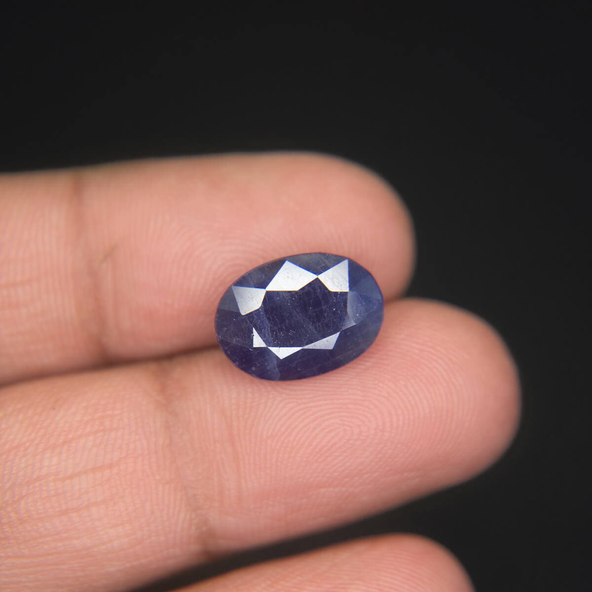 Blue Sapphire - 6.90 Carat