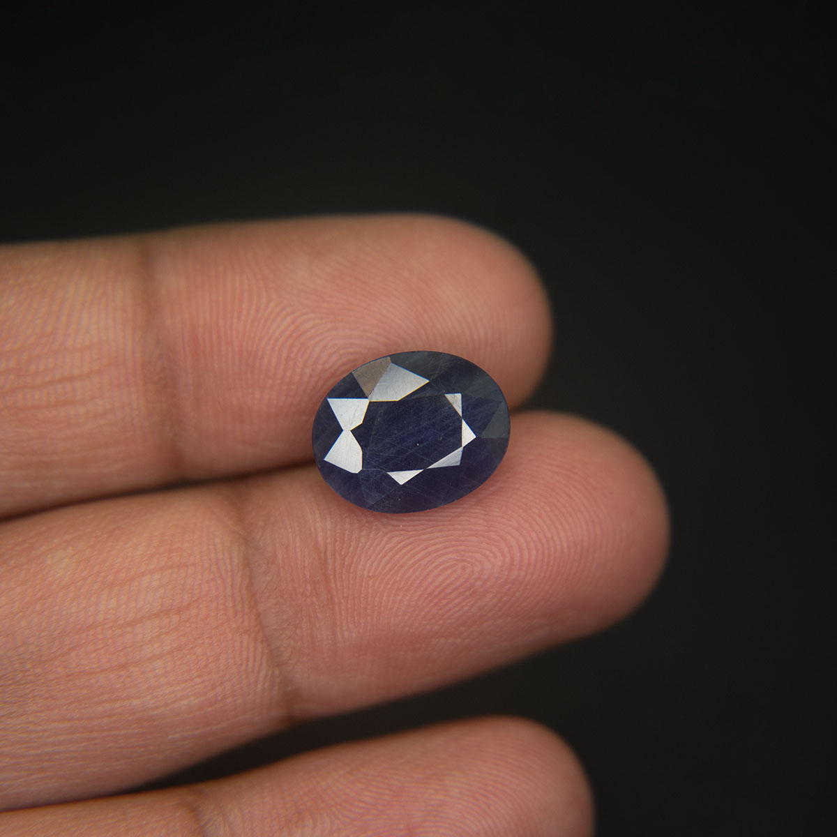 Blue Sapphire - 7.31 Carat