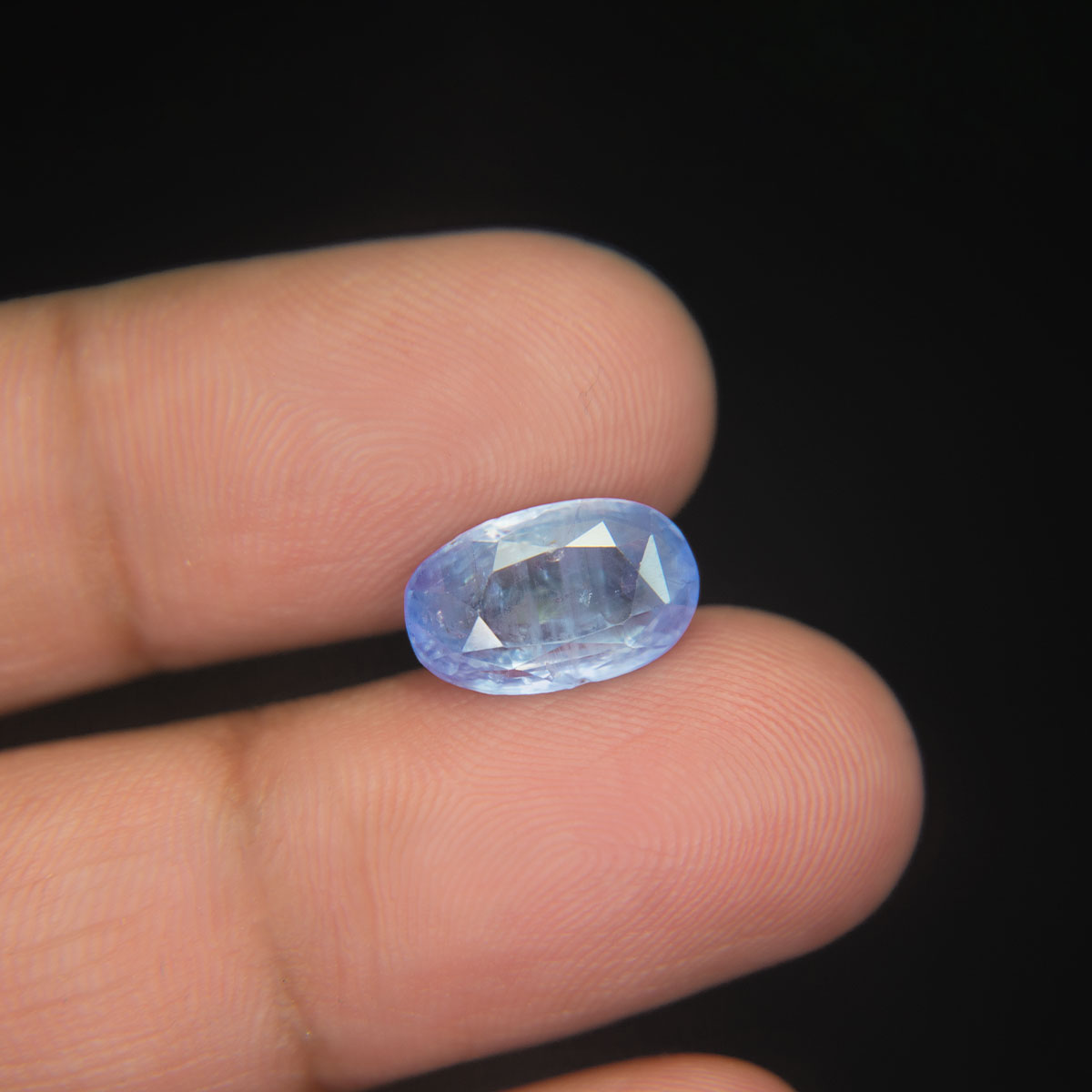 Blue Sapphire - 5.81 Carat