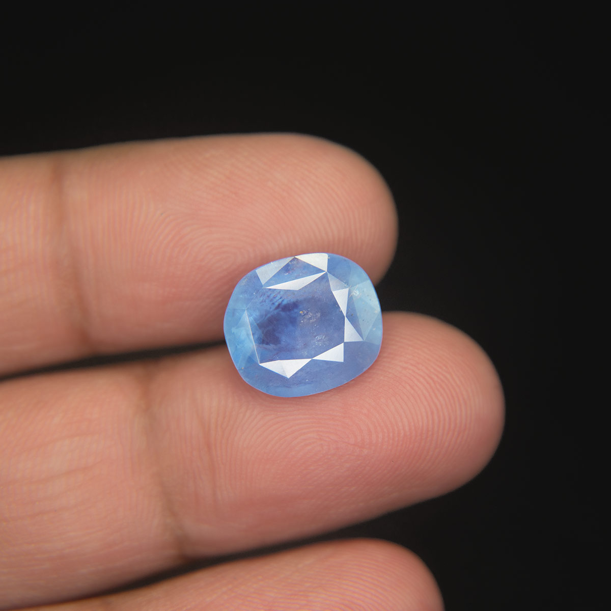 Blue Sapphire - 9.33 Carat