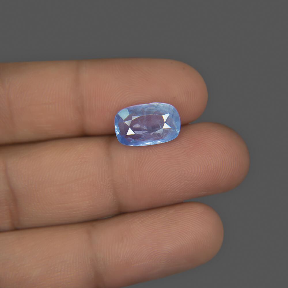 Blue Sapphire - 7.03 Carat
