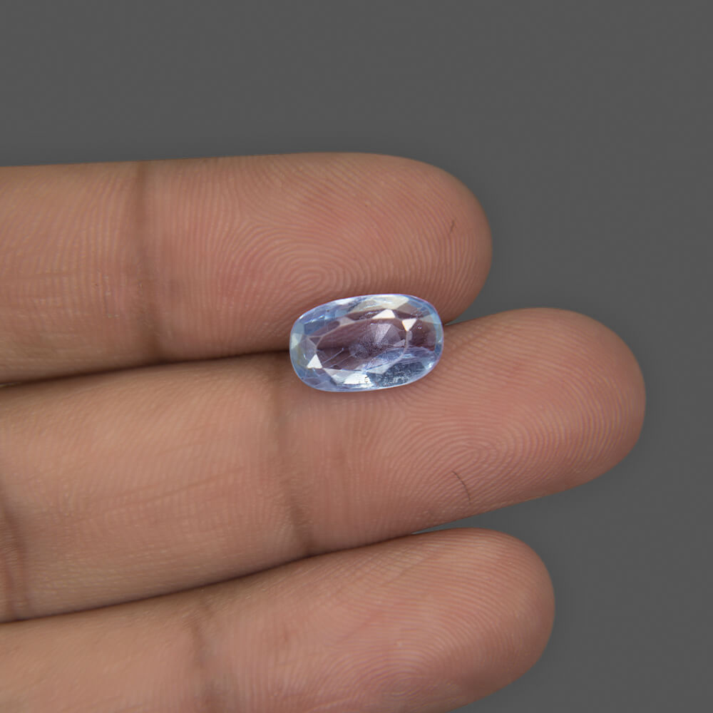 Blue Sapphire - 3.93 Carat