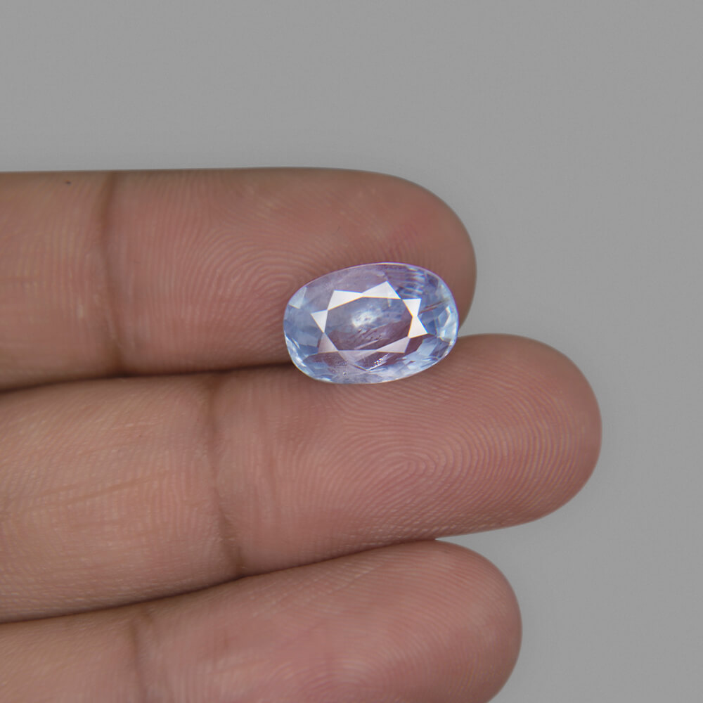 Blue Sapphire - 5.73 Carat