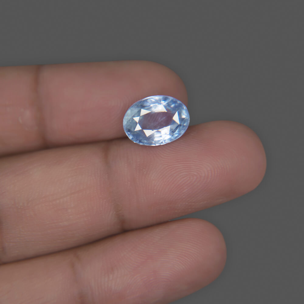 Blue Sapphire - 5.67 Carat