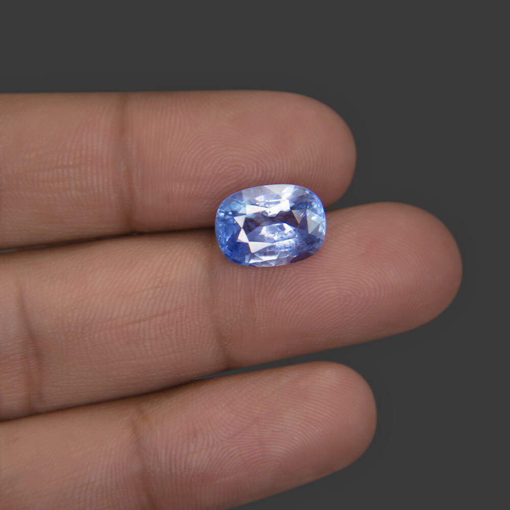 Blue Sapphire - 6.87 Carat
