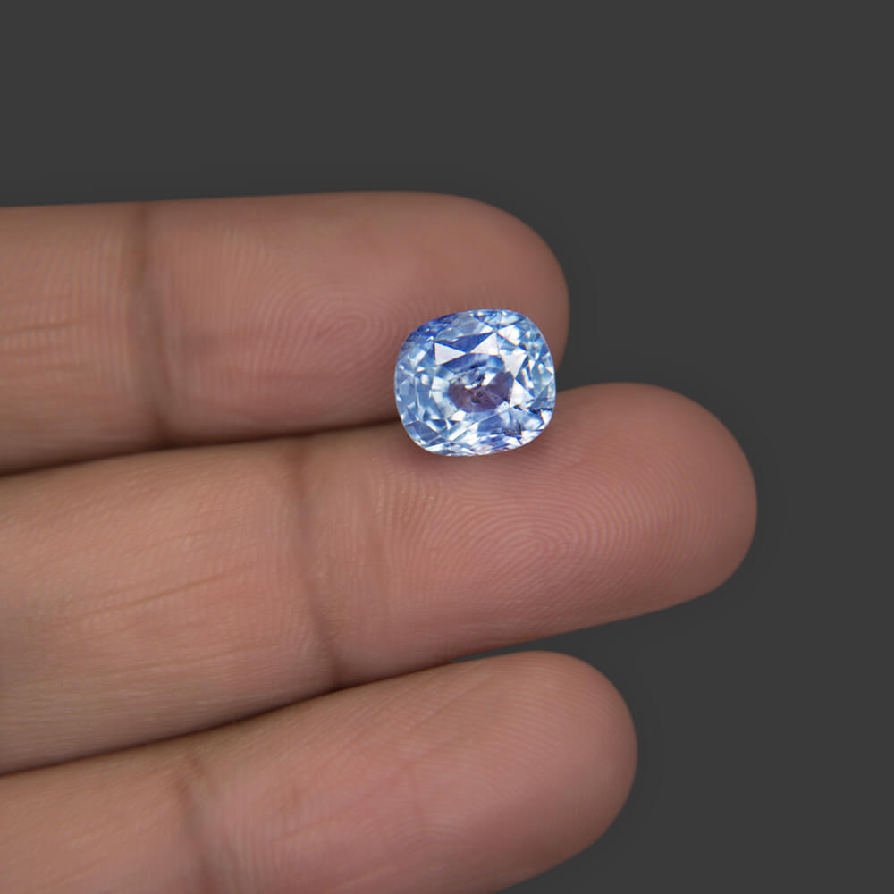 Blue Sapphire - 6.53 Carat