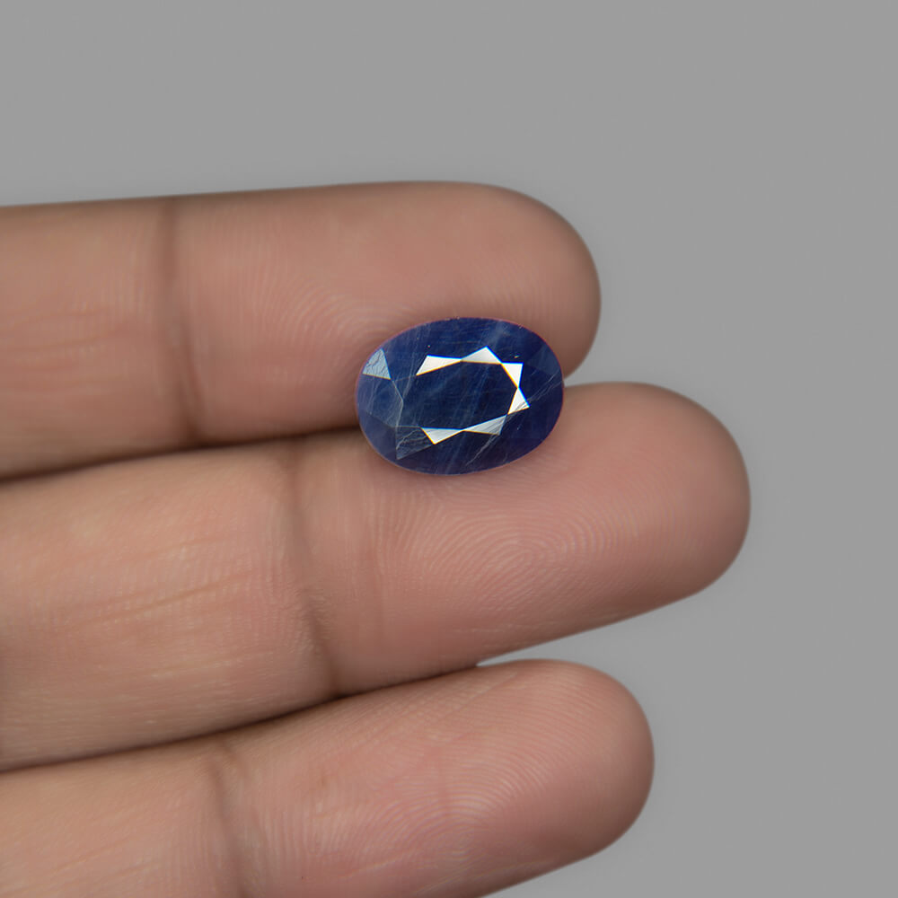 Blue Sapphire - 5.81 Carat