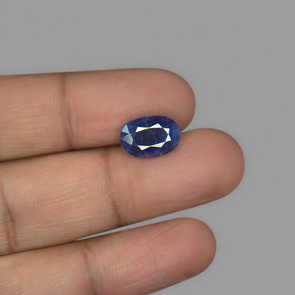 Blue Sapphire - 5.04 Carat