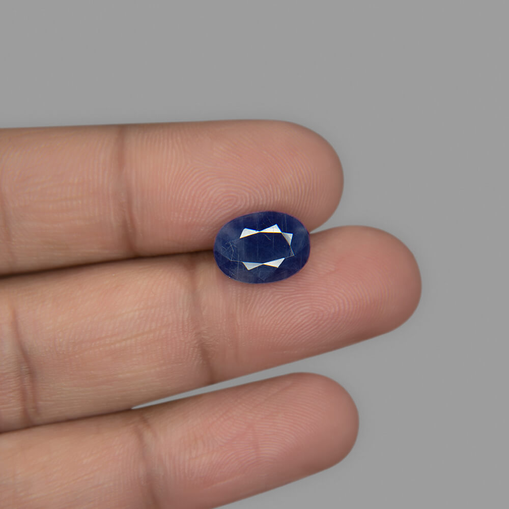 Blue Sapphire - 5.20 Carat