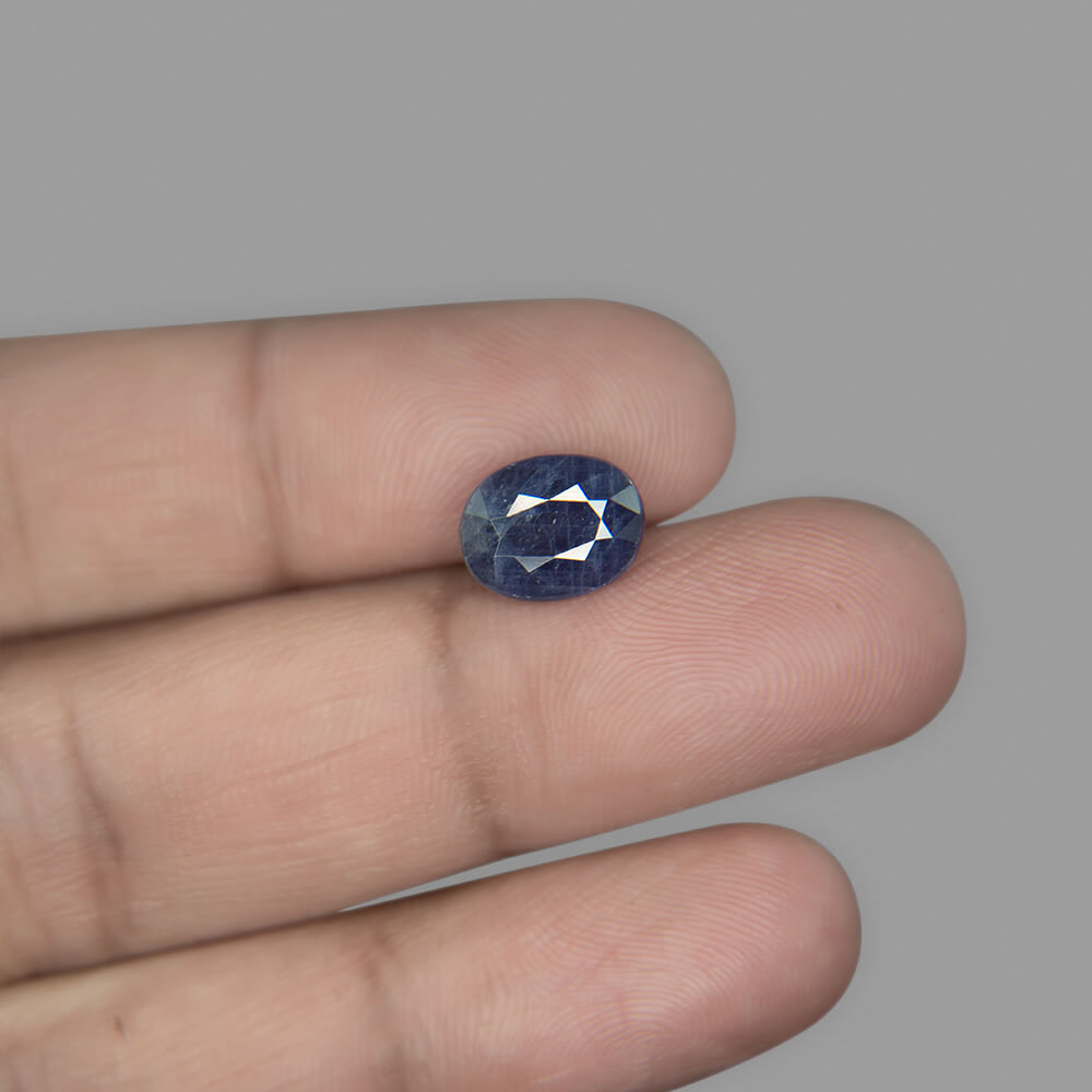 Blue Sapphire - 4.13 Carat