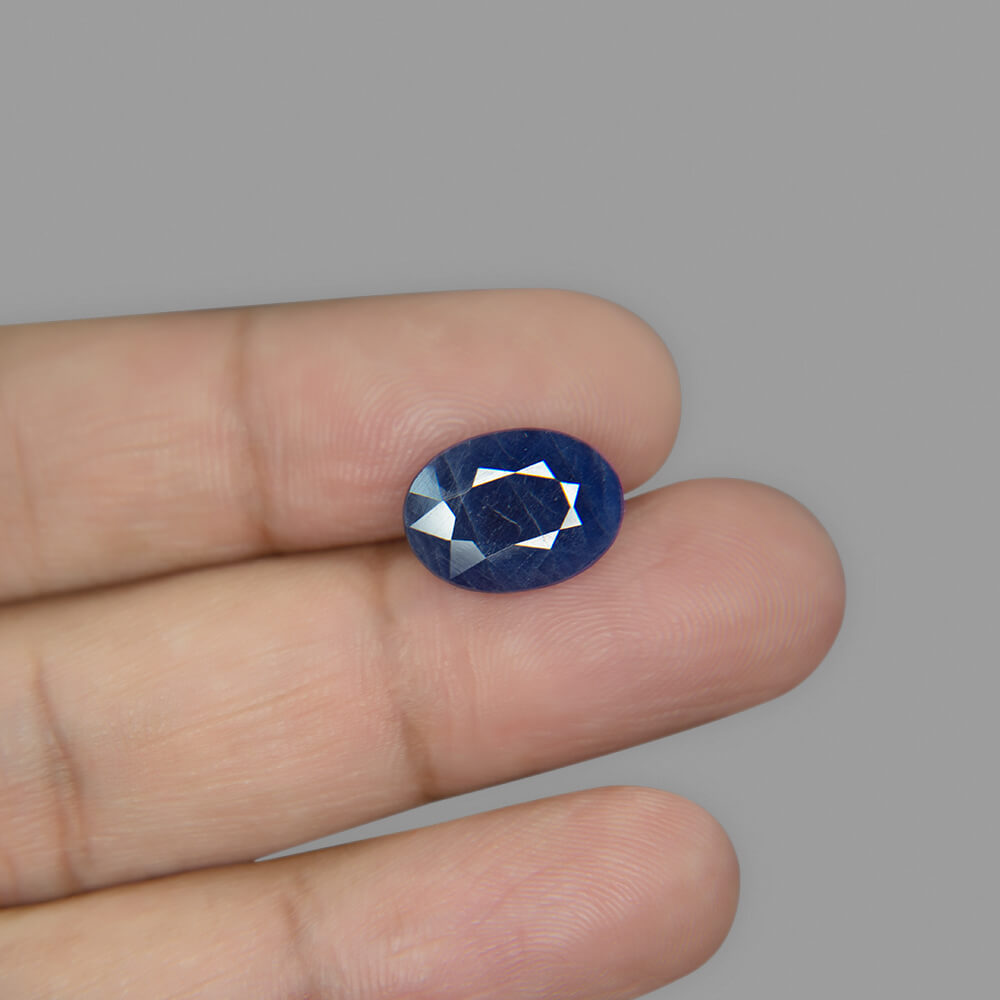Blue Sapphire - 6.66 Carat