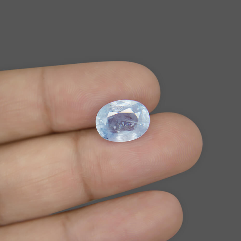 Blue Sapphire - 6.72 Carat