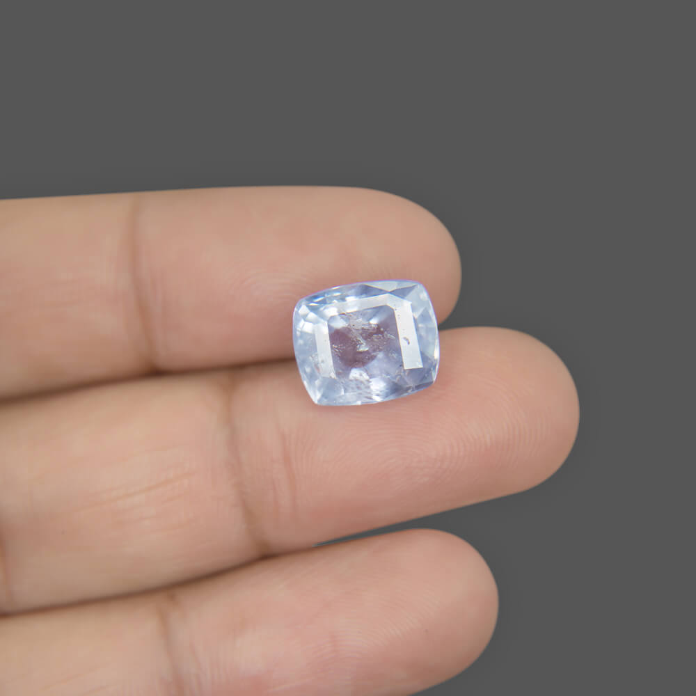 Blue Sapphire - 7.27 Carat