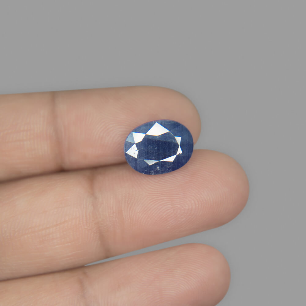 Blue Sapphire - 6.88 Carat
