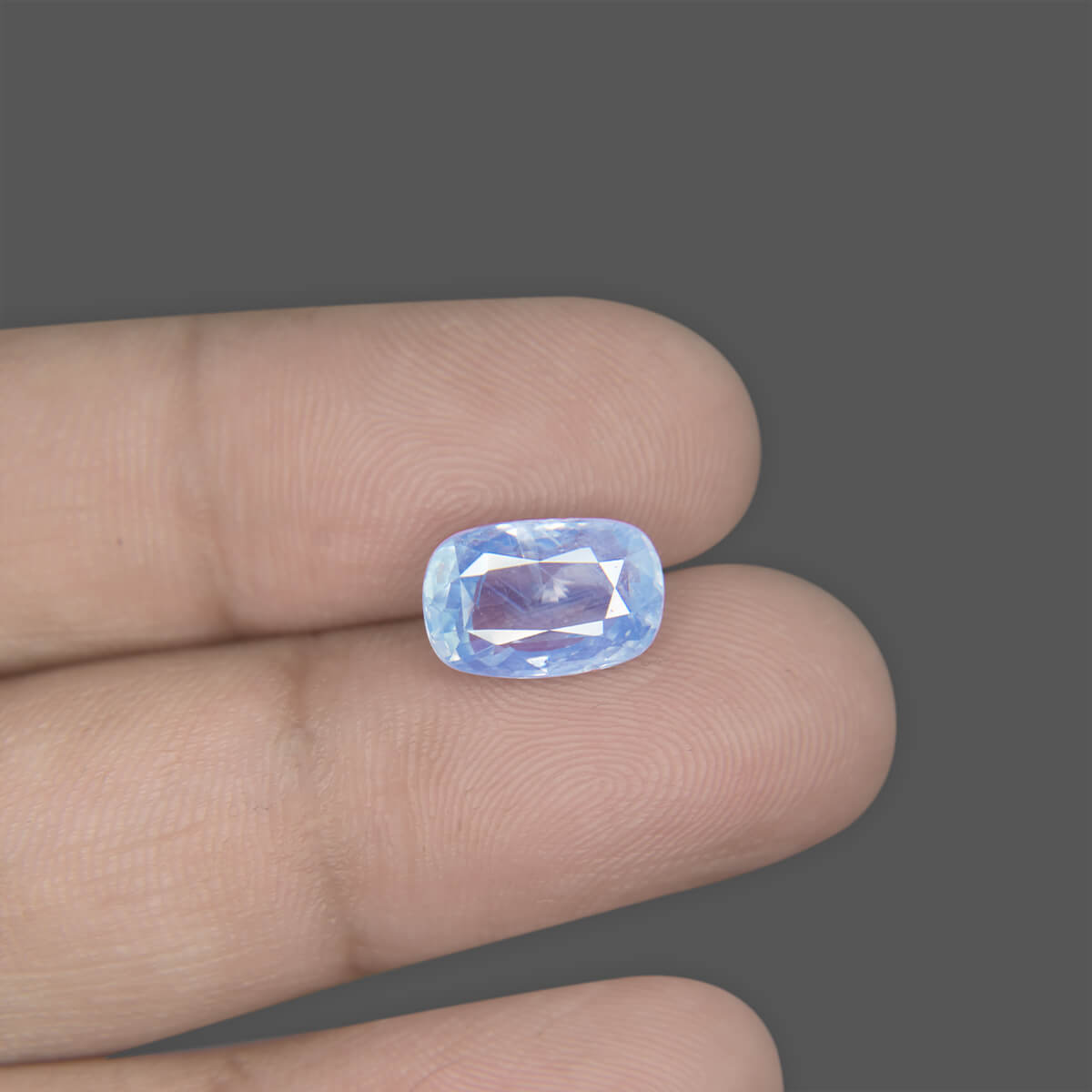 Blue Sapphire - 4.96 Carat