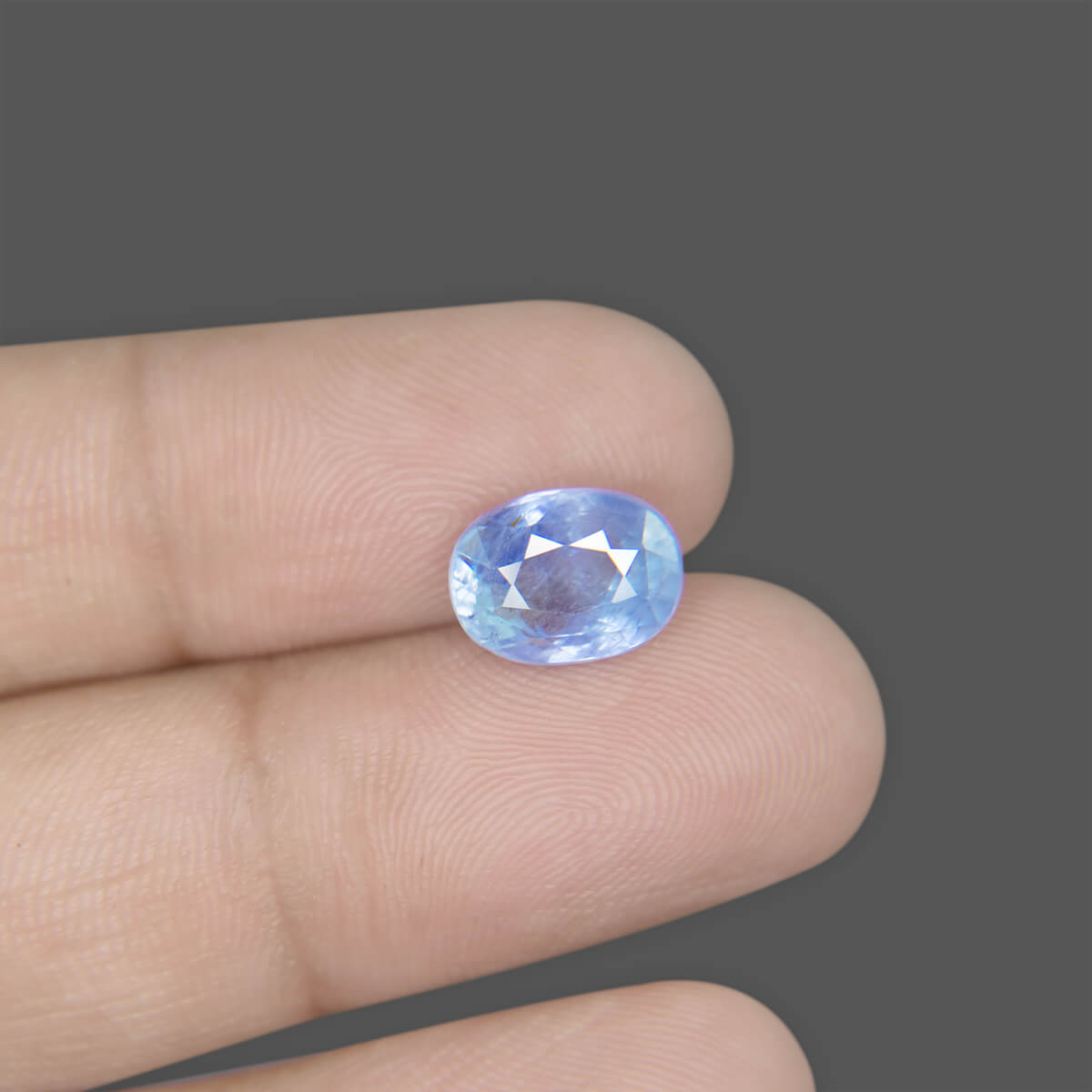 Blue Sapphire - 4.93 Carat