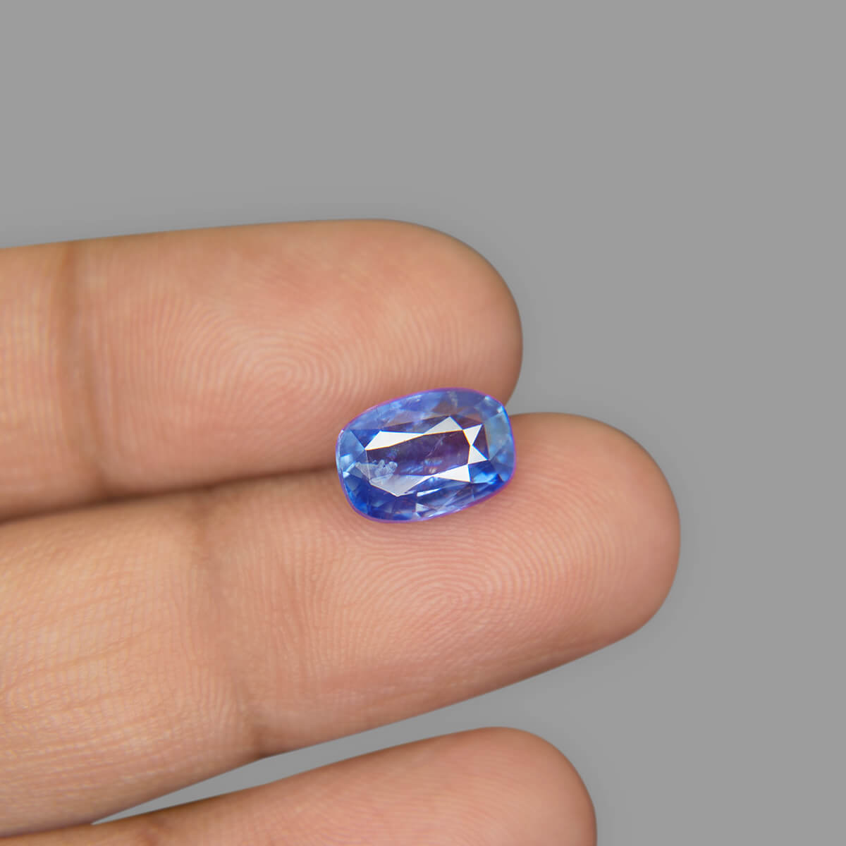 Blue Sapphire - 4.56 Carat