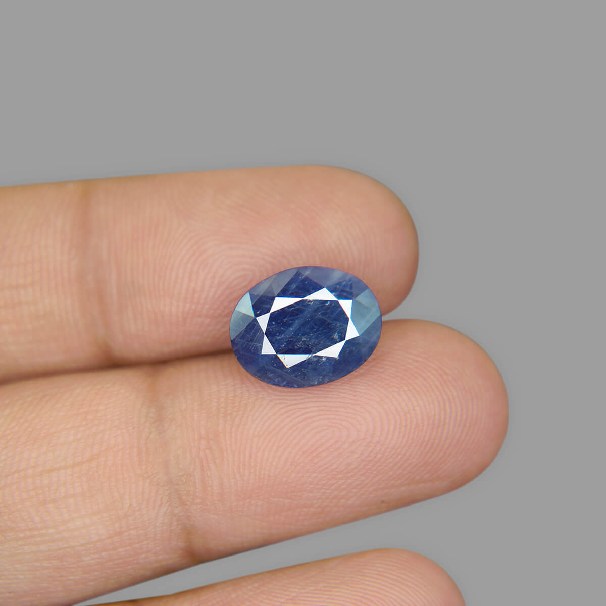 Blue Sapphire - 5.72 Carat
