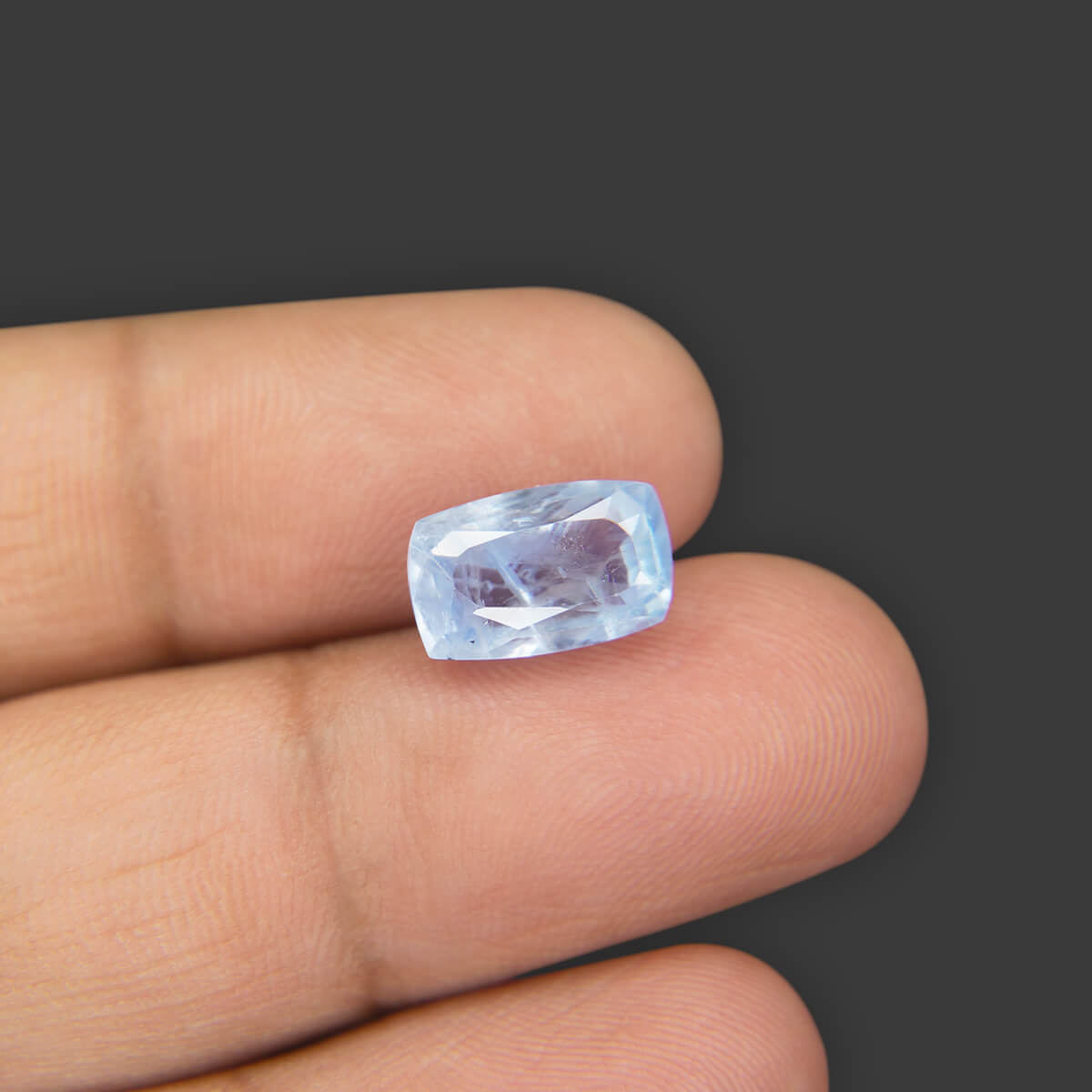 Blue Sapphire - 6.37 Carat