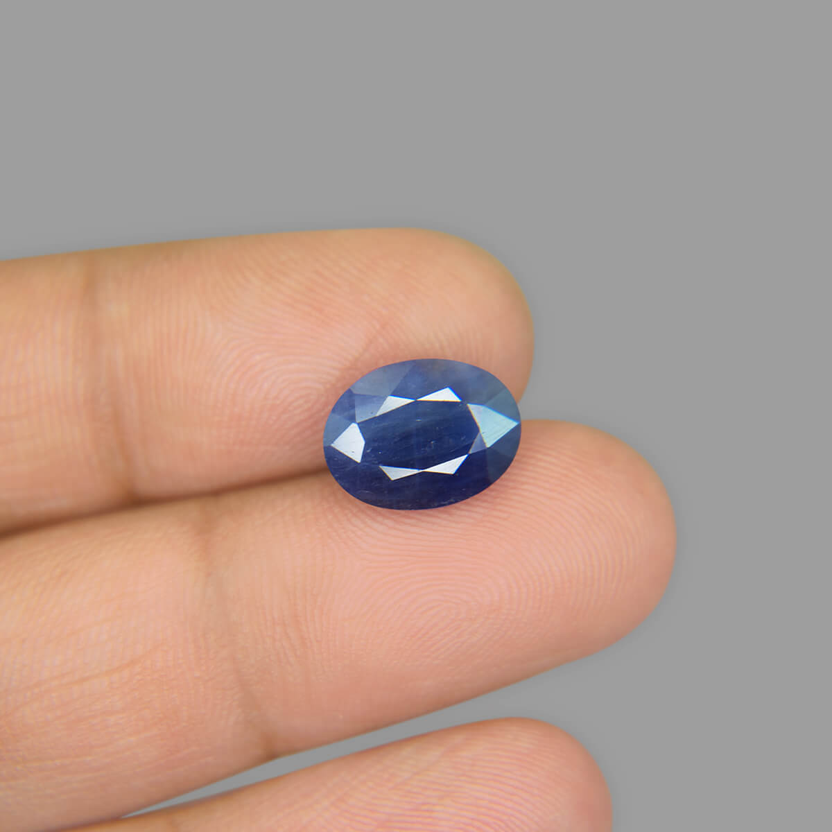Blue Sapphire - 5.87 Carat
