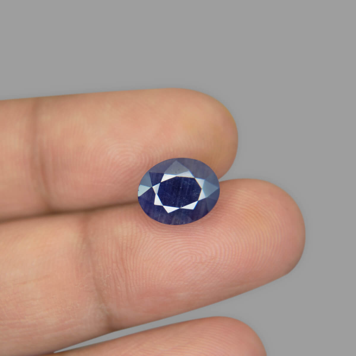 Blue Sapphire - 4.81 Carat