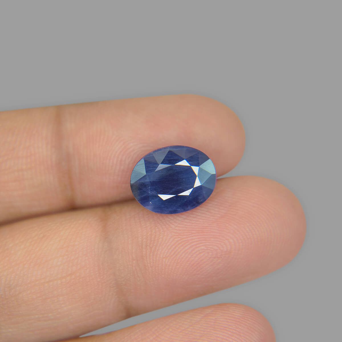 Blue Sapphire - 7.60 Carat