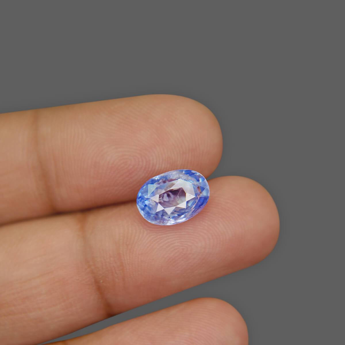 Blue Sapphire - 4.59 Carat