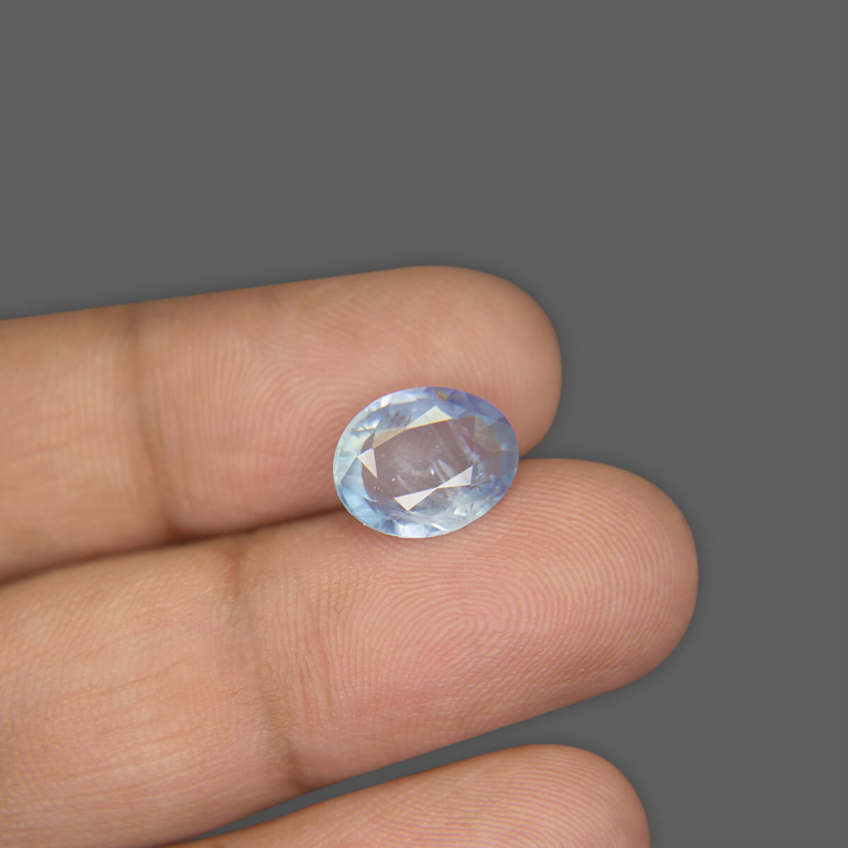 Blue Sapphire - 4.21 Carat