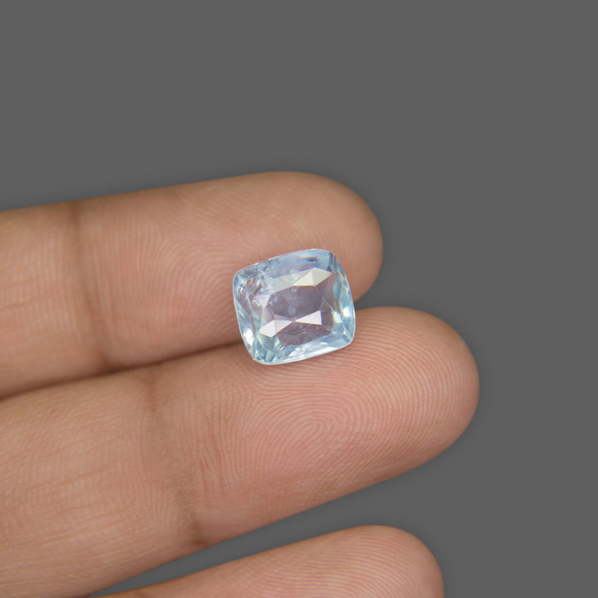 Blue Sapphire - 5.70 Carat