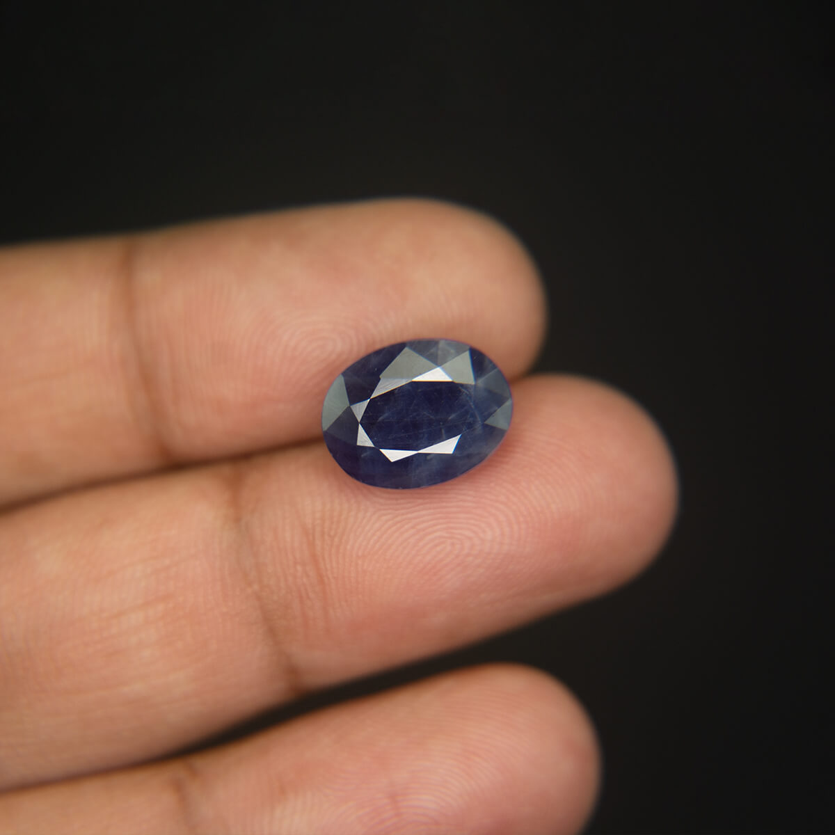 Blue Sapphire - 7.60 Carat