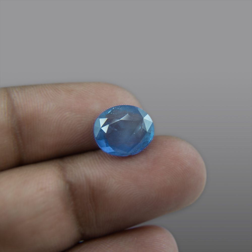 Blue Sapphire - 5.09 Carat