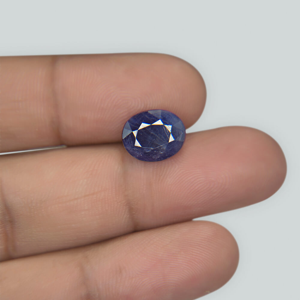 Blue Sapphire - 4.37 Carat