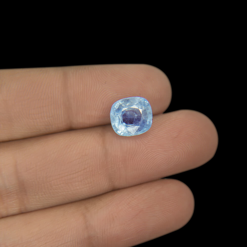 Blue Sapphire - 5.38 Carat
