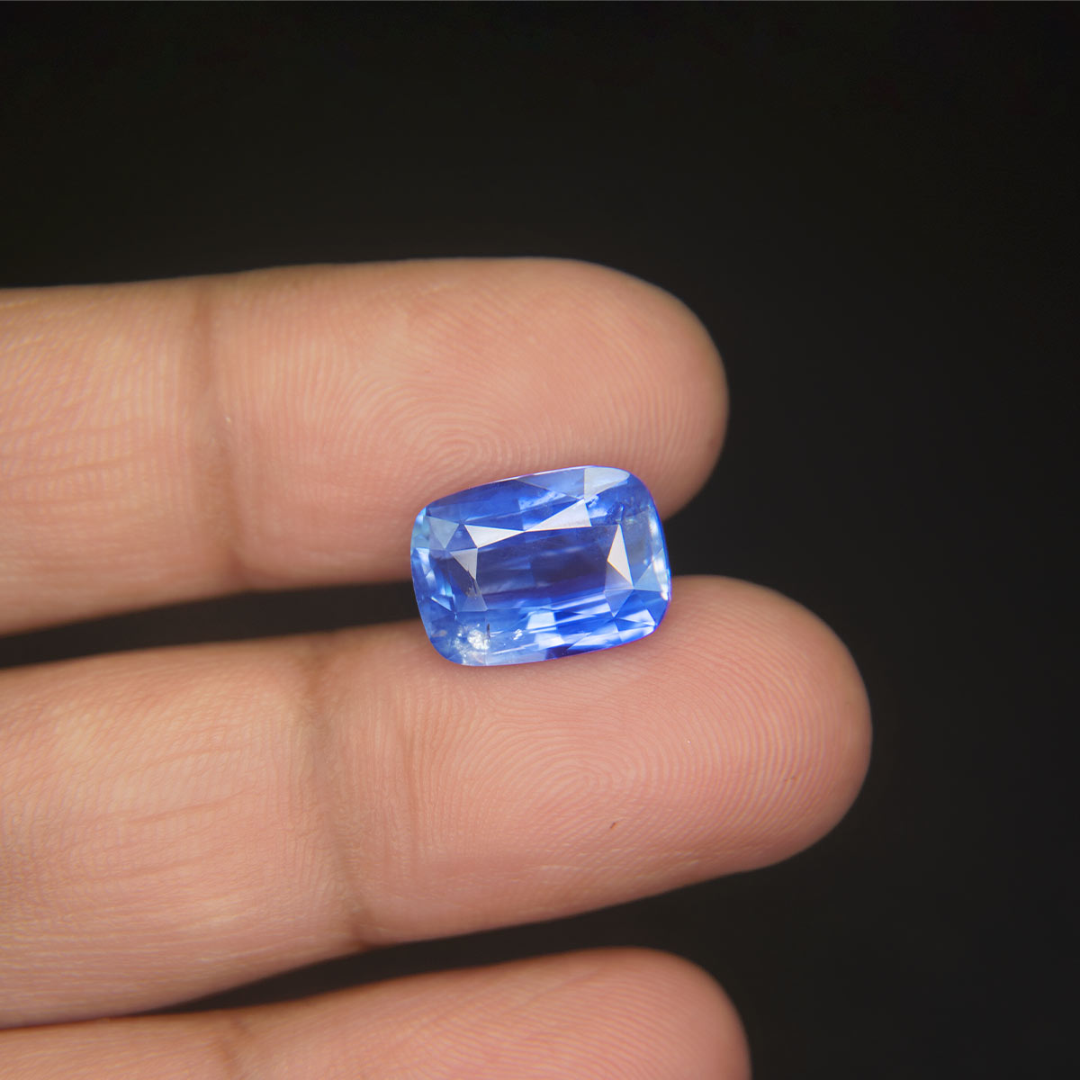 Blue Sapphire - 8.10 Carat