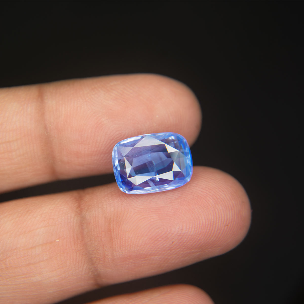Blue Sapphire - 8.11 Carat