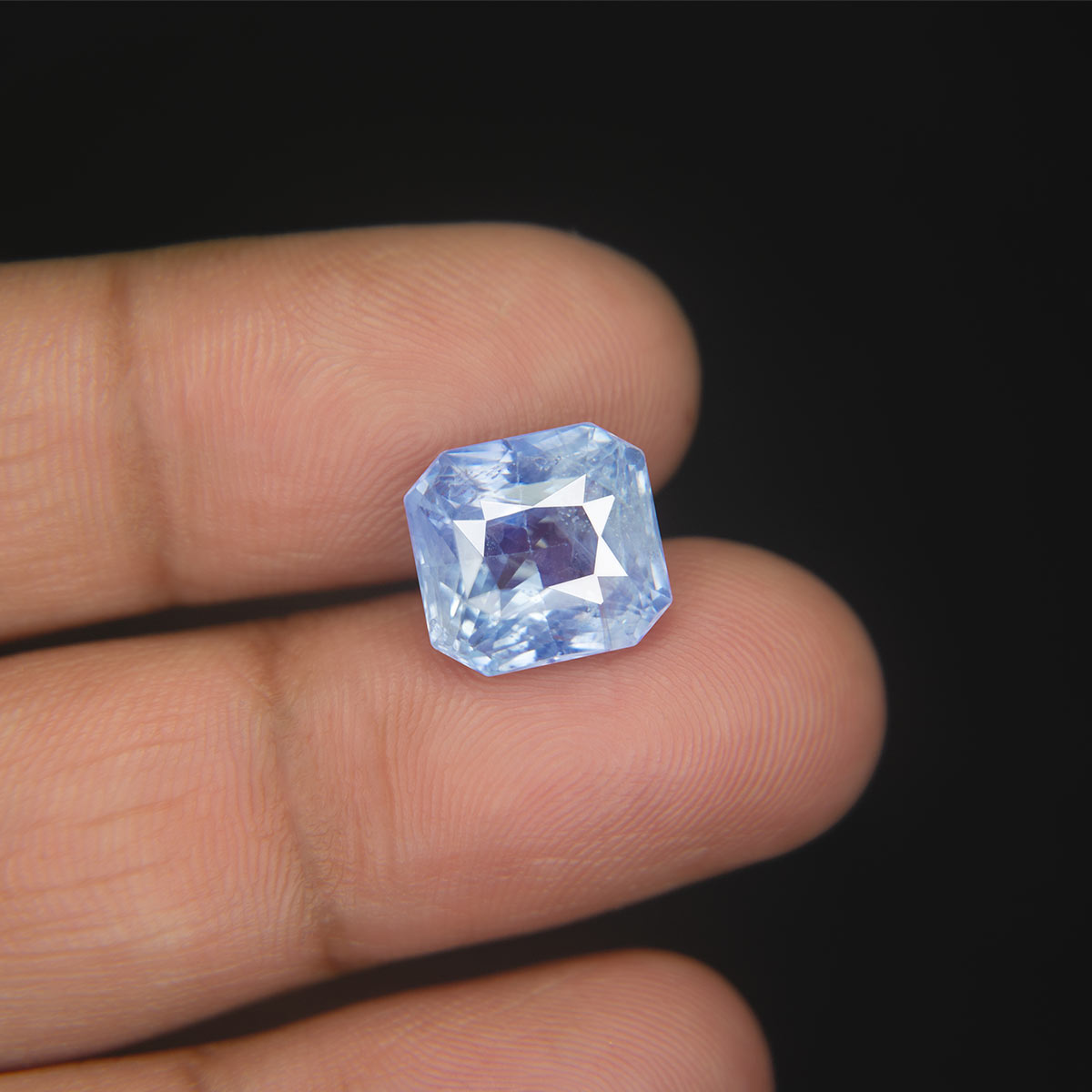 Blue Sapphire - 9.66 Carat