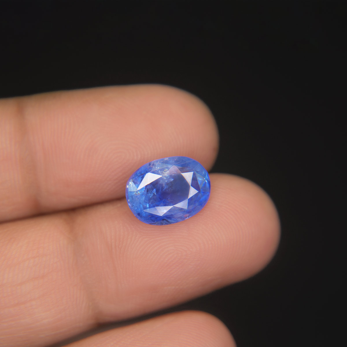 Blue Sapphire - 6.09 Carat
