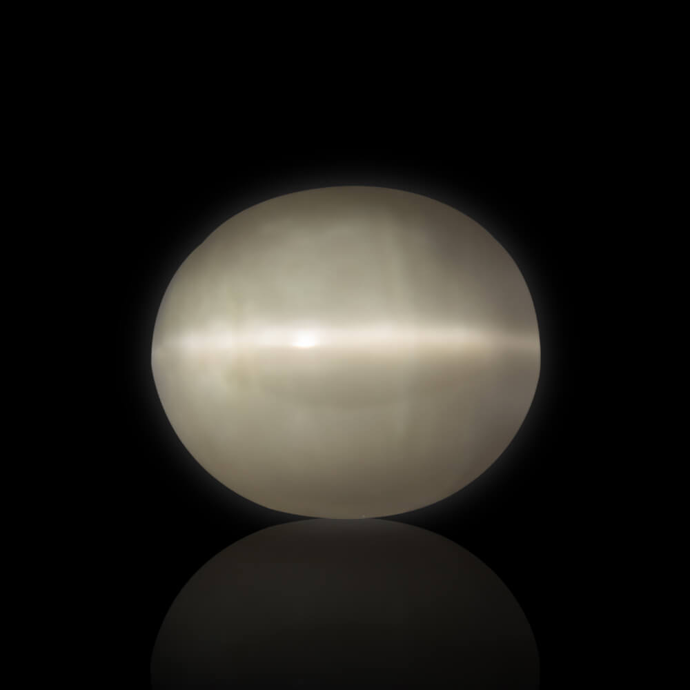 Cats Eye Gemstone - 3.95 Carat