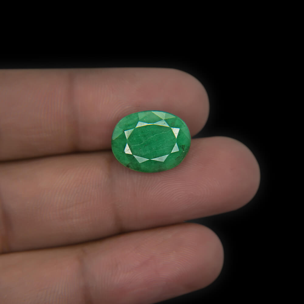 Emerald (Panna) Zambian  - 8.20 Carat (9.25 Ratti)