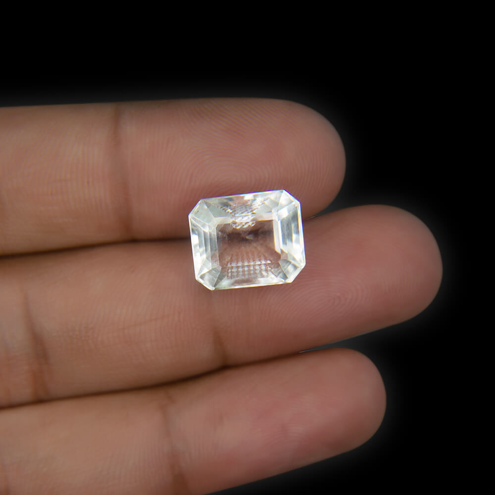 Clear Quartz (Sphatik) Crystal - 7.72 Carat