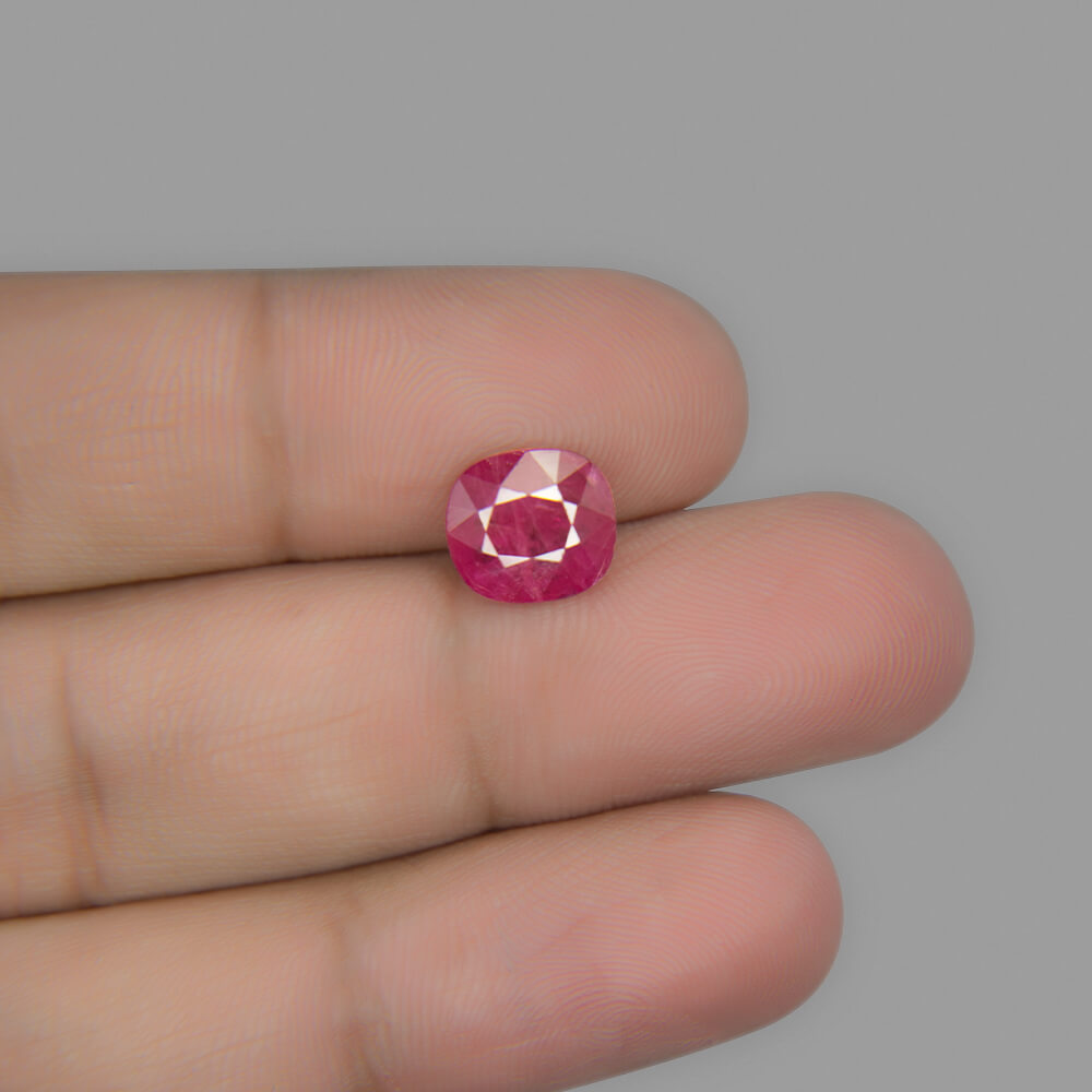 Ruby Burmese - 3.04 Carat (3.40 Ratti)