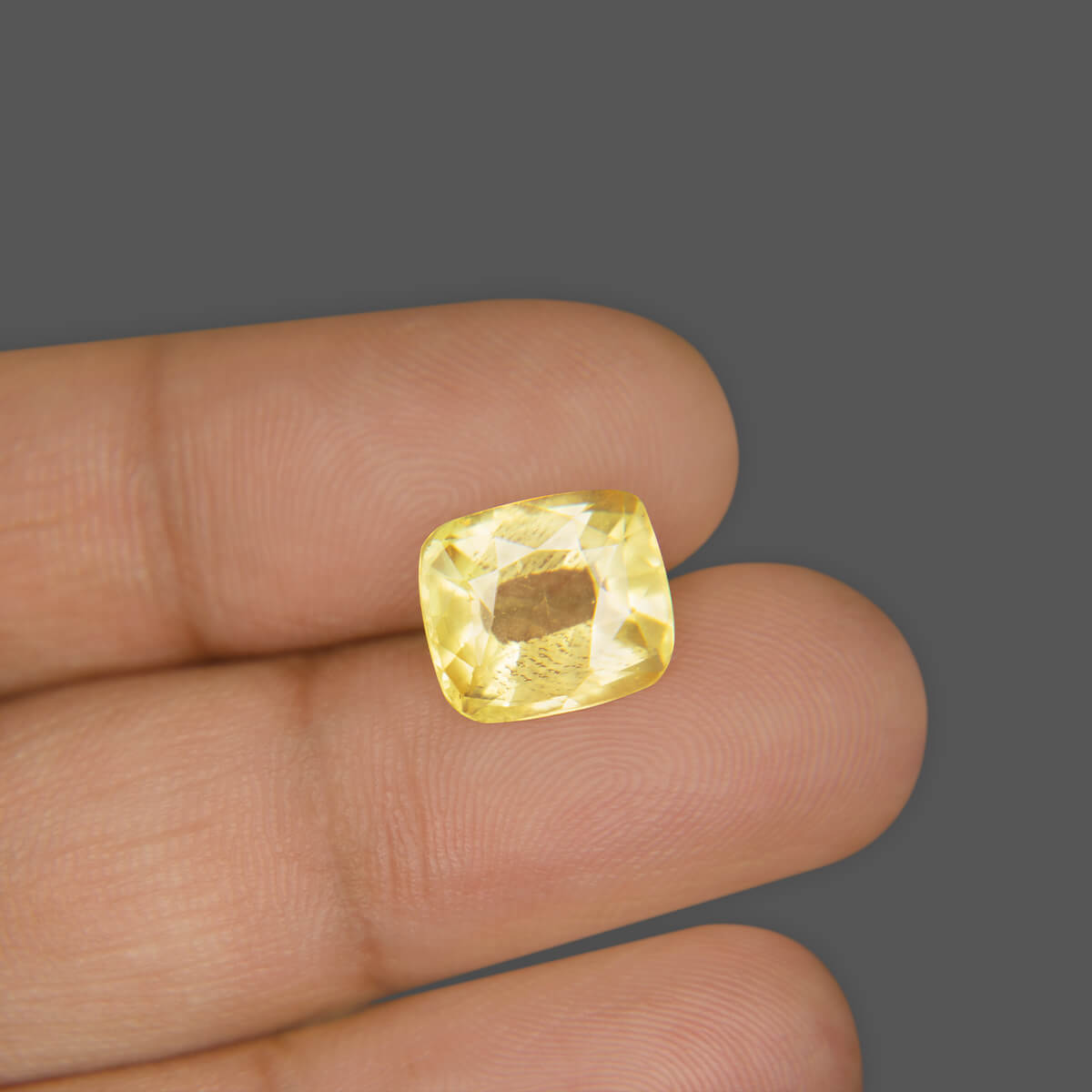 Yellow Sapphire - 6.64 Carat
