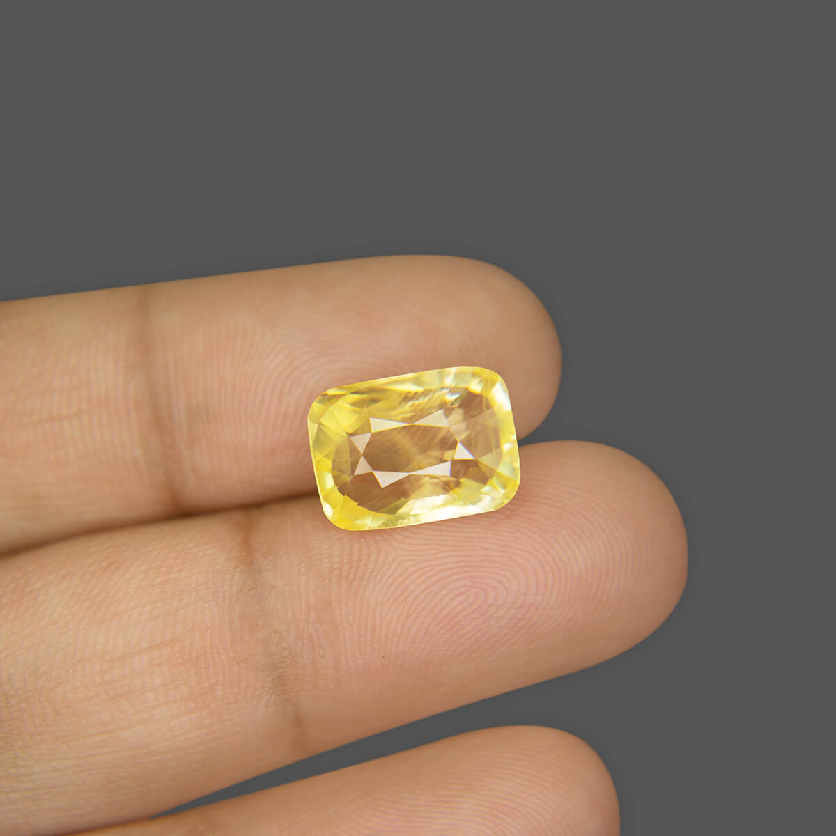 Yellow Sapphire - 8.20 Carat