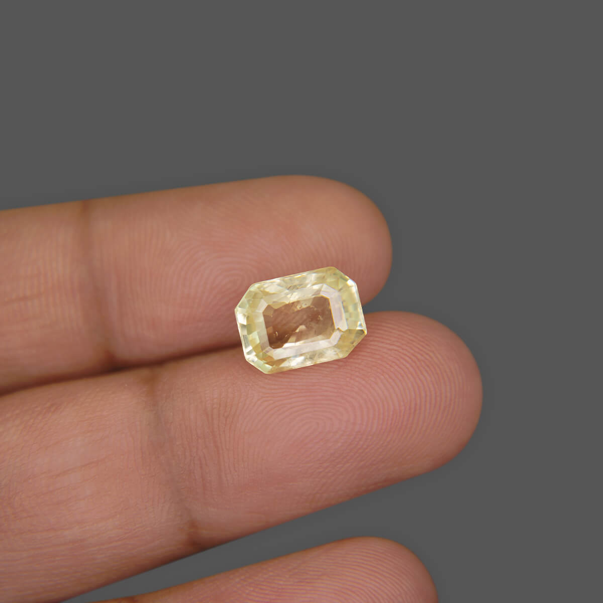 Yellow Sapphire - 4.97 Carat