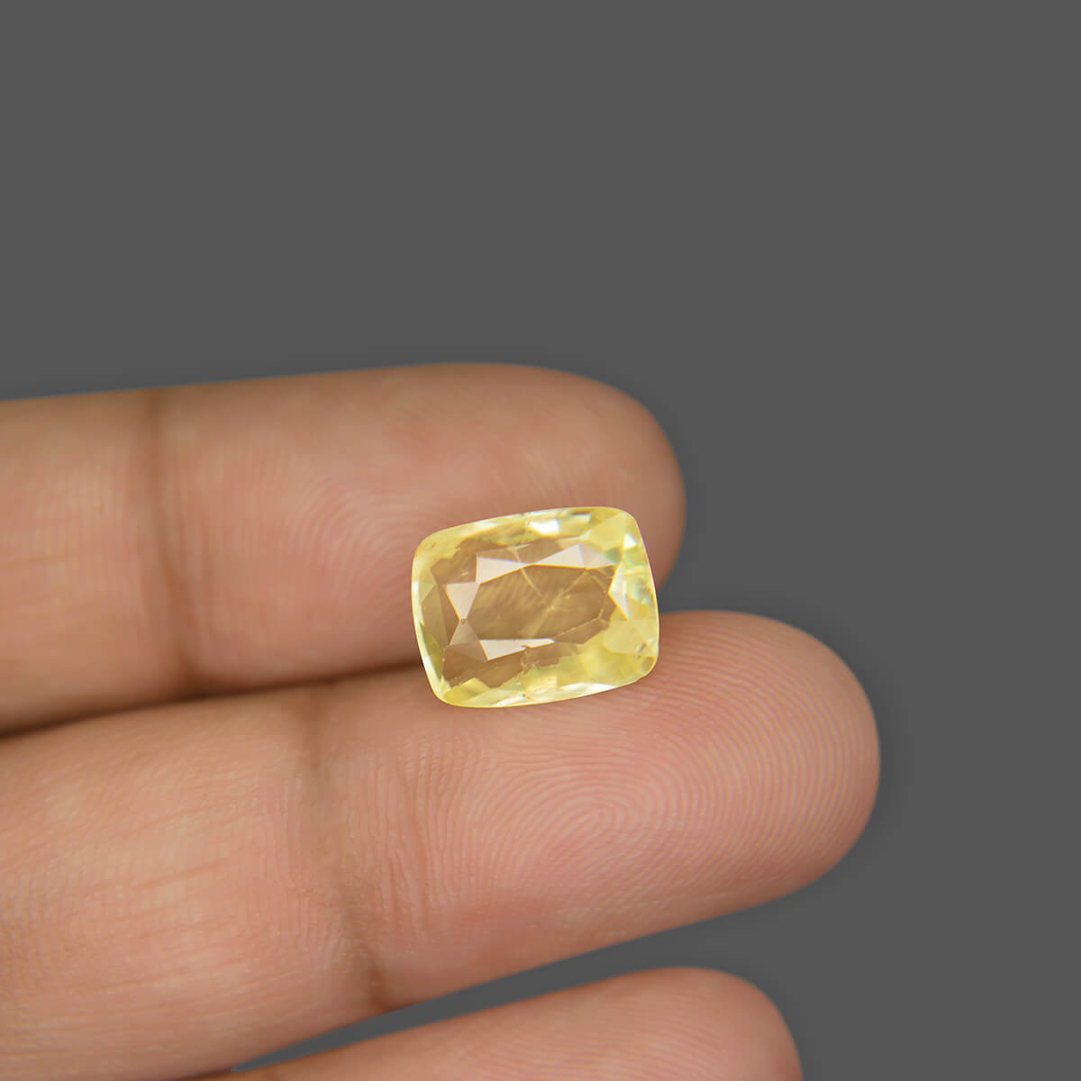 Yellow Sapphire - 6.13 Carat