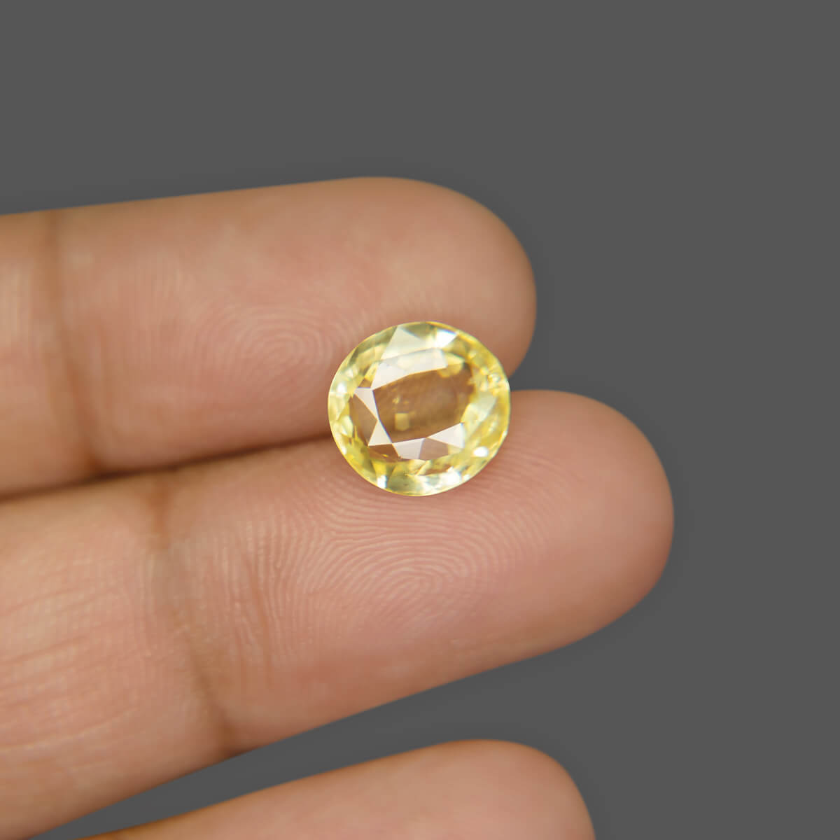 Yellow Sapphire - 4.56 Carat
