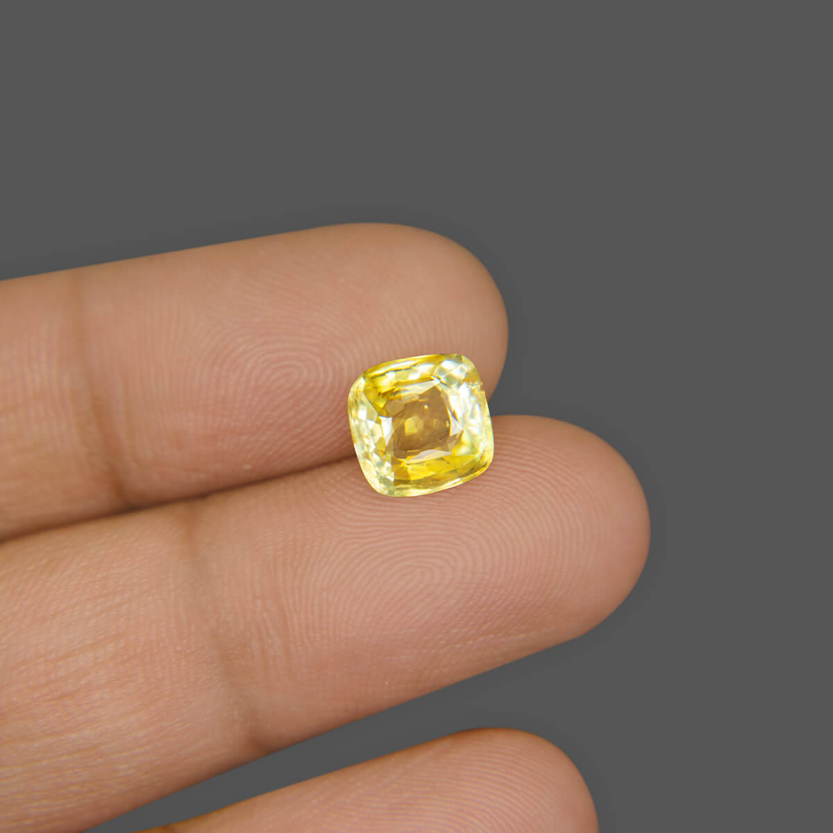 Yellow Sapphire - 4.01 Carat